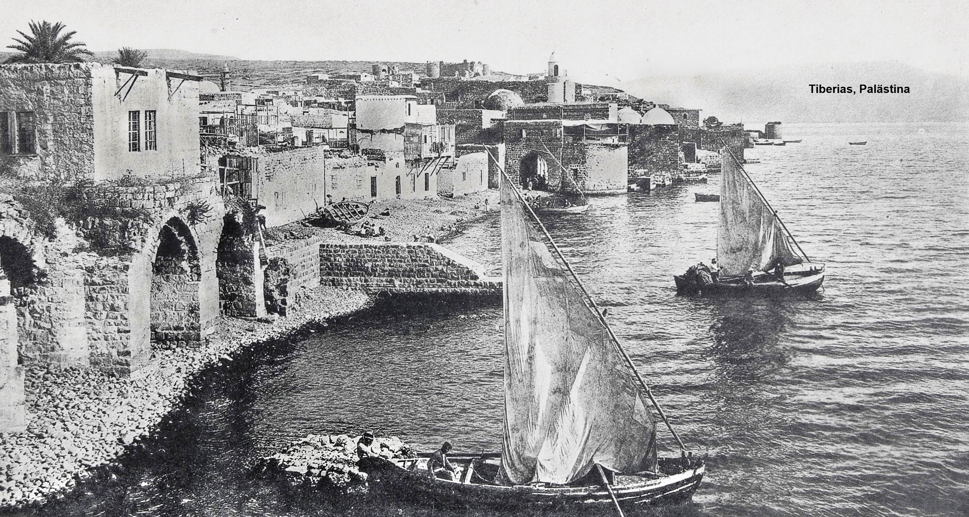 Background Image. A city next to the tiberias lake in Palestine. Black and white from 1918.